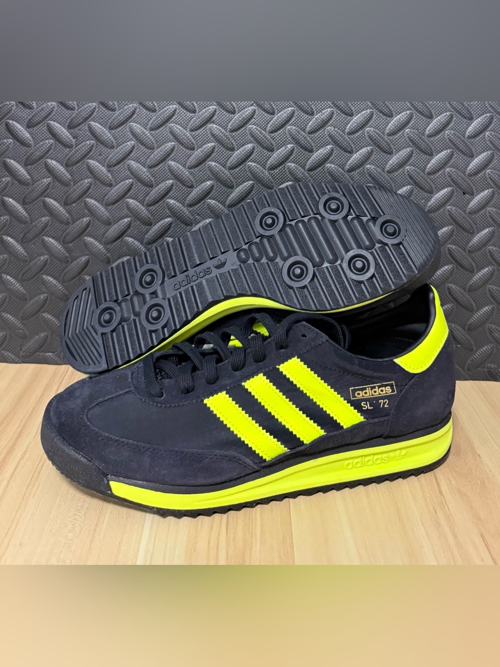 Adidas Originals SL 72 RS IG4647 Black Solar Yellow Sneakers Mens Size 9.5